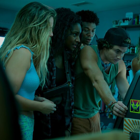 Urban Outfitters Out From Under Ida Seamless Top ASO Sarah Cameron - Picture 11 of 12